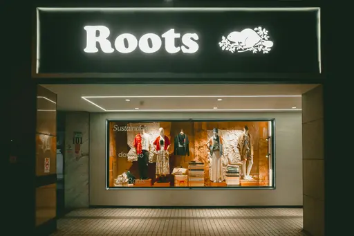JOBALL找專家作品 [Roots 2024＜Sustainable down to ours Roots＞春季櫥窗] 的封面圖